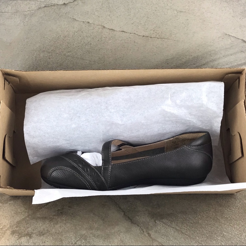 NEW Taos Scamp Mary Jane Flats - Picture 10 of 14